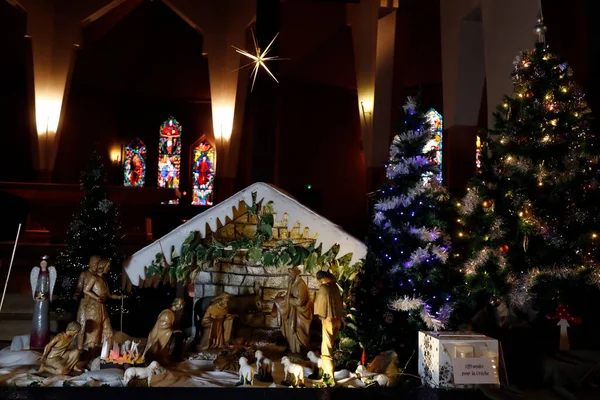 Різні Сцени Різдвяна Ліжечка Католицька Церква Франція — стокове фото