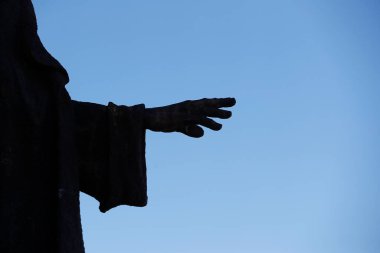 Almudena Katedrali. Madrid Katedrali 'nin kubbesindeki havarilerden birinin heykeli. Madrid mi? İspanya.  