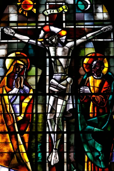 Iglesia Saint Leger Crucifixión Jesús Cruz Vidriera Francia — Foto de Stock