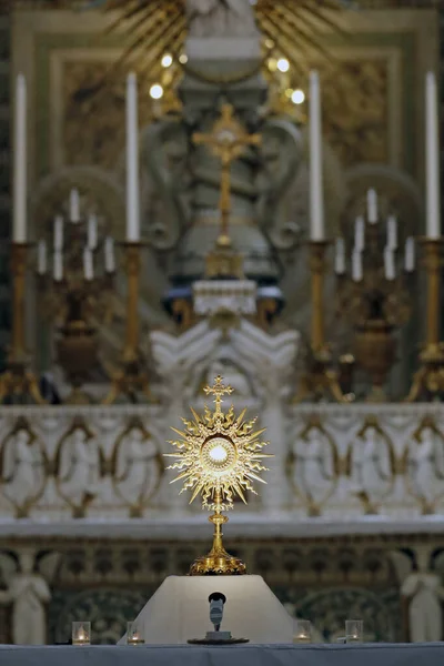 Fourviere Basilica Eucharist Adoration France — Stock Photo, Image