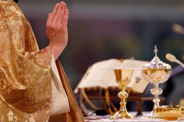 Saint Francois de Sales Bazilikası. Katolik ayini. Ayin kutlaması. Thonon. Fransa. 