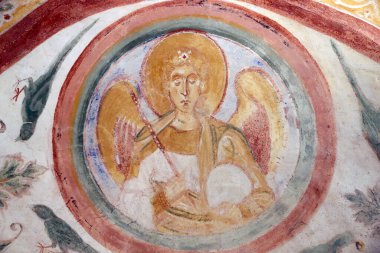 Aquileia 'nın ataerkil Bazilikası. Fresklerin 12. yüzyıldaki mahzeni. Başmelek Michael. İtalya. 