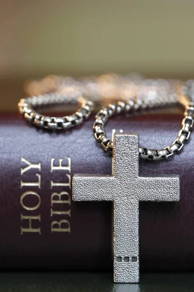Holy Bible Book Christian Cross Symbol Christian Religion — Stock Photo, Image