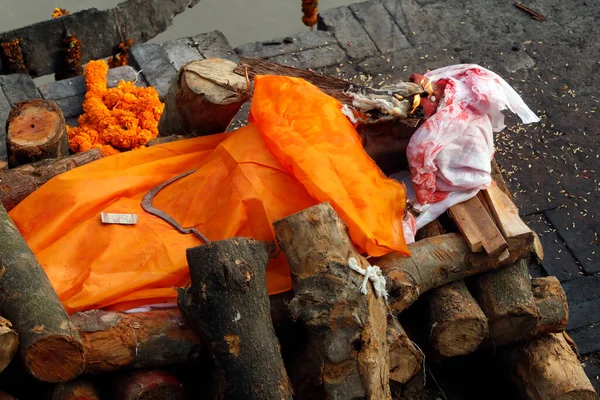 アーヤ ガットの火葬場 ヒンズー教の巡礼と火葬場 パシュパティナート カトマンズ ネパール — ストック写真