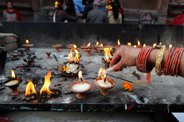 Lâmpadas Óleo Manteiga Queimando Templo Hindu Katmandu Nepal — Fotografia de Stock
