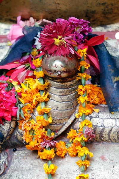 上帝Kala Bhairava在Basantapur Durbar广场靠近一条蛇 尼泊尔 — 图库照片