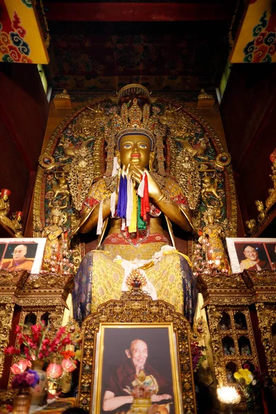 Bouddha Sakyamuni Doré Dans Une Salle Prière Cloître Katmandou Népal — Photo