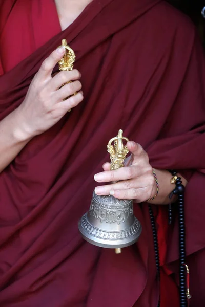 Monastero Pema Osel Ling Monaco Buddista Abito Lama Monaco Detiene — Foto Stock