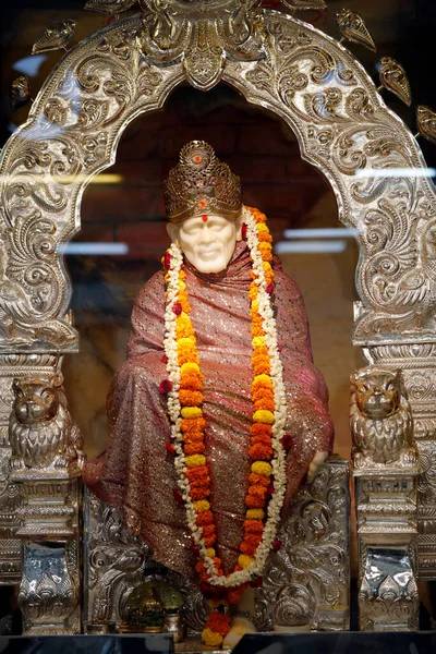 Храм Шива Хінду Статуя Індійського Духовного Майстра Ширді Сай Баба — стокове фото