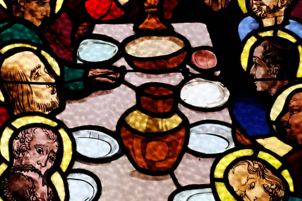 聖ヨセフ フィンス教会 キリストへの情熱 最後の晩餐だ イエスと使徒たち ユークリスチャンの組織 ステンドグラスの窓 どうでもいい フランス — ストック写真
