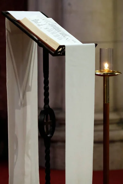 Saint Francois Sales Felica Католические Мессы Открытая Евангелие Книга Тонон — стоковое фото