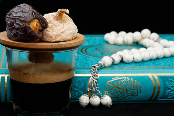 Holy Quran Book Prayer Beads Dates Coffee Faith Religion Ramadan — Stock Photo, Image