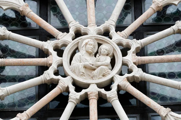 Catedral Muggia Janela Rosa Virgem Maria Criança Escultura Muggia Itália — Fotografia de Stock