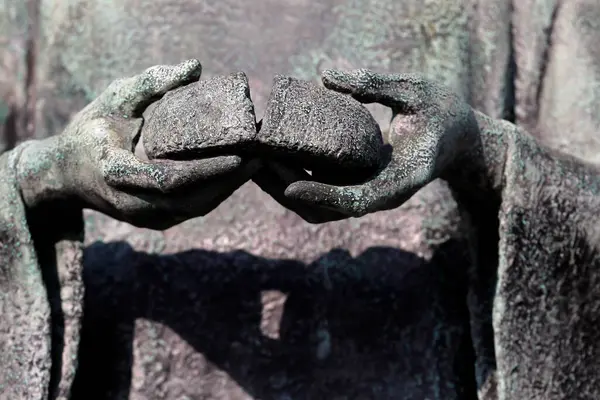 stock image Monumental Cemetery.  Campari tomb by Giannino Castiglioni.The Last Supper, Jesus breaking bread. Bronze.  Milan. Italy. 