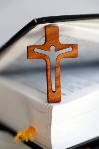 Malý Dřevěný Ciferník Biblí Svatou Víra Náboženství — Stock fotografie