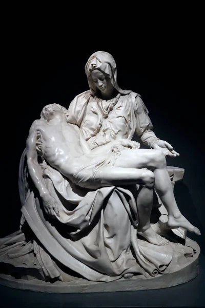Pieta Vagyok Gyanta Öntvény Michelangelo Buonarroti Vagyok Vatikán Pieta 1497 — Stock Fotó