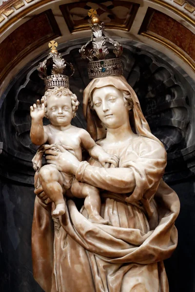 Szűz Mária Gyermeke Szobrászat Santa Maria Delle Vigne Bazilika Genova — Stock Fotó