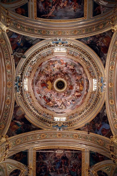 San Donaton Kirkko Fresco Genoassa Italia — kuvapankkivalokuva