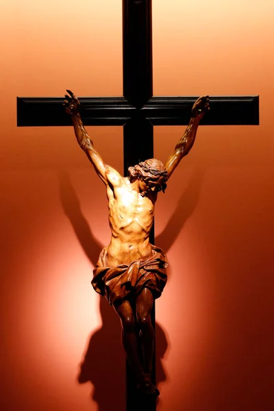 Niewielka Bazylika Bambino Gesu Arenzano Jezus Krzyżu Czerwonym Światłem Włochy — Zdjęcie stockowe