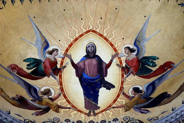 圣斯皮里宗东正教会圣母玛利亚和四个天使暗杀The Assomption 的里雅斯特意大利 — 图库照片