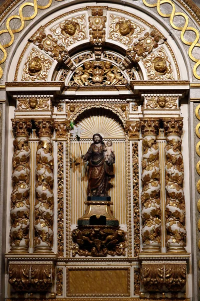 ナザレ教会の聖母 ラーゴ ノッサ センホラ ナザレ 聖ヨセフとイエスの幼児 ポルトガル — ストック写真