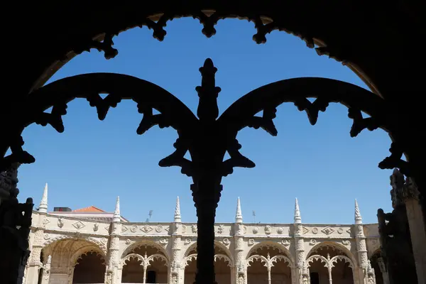 Stock image The Jeronimos Monastery or Hieronymites Monastery.  The cloister.  Lisbon.  Portugal. 