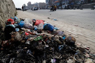 Jette çöp ve plastik kirliliği. Nepal. 