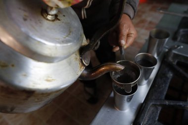 Geleneksel Nepal çayı. Nepal. 