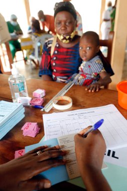 Afrika hastanesi. Pediyatri ünitesi. Tıbbi danışmanlık. Benin.. 