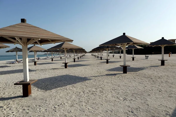 Spiaggia Hamra Sul Golfo Arabico Ras Khaimah Ombrelli Emirati Arabi — Foto Stock