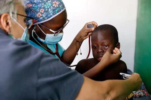 Африканська Лікарня Підрозділ Педіатрики Медична Консультація Французьким Громадським Рухом Ланцюг — стокове фото