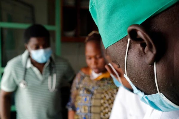 Африканська Лікарня Підрозділ Педіатрики Медична Консультація Бенін — стокове фото
