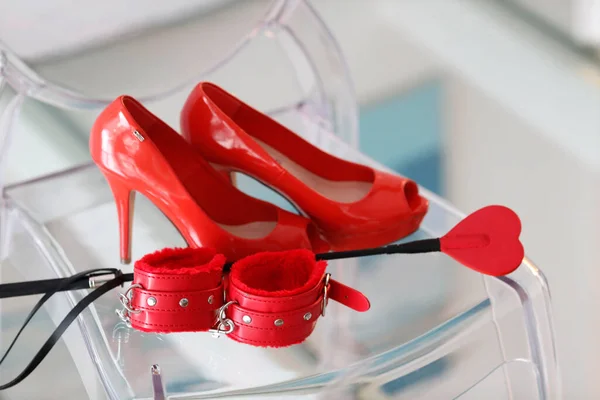 Красные Туфли Высоких Каблуках Наручники Секс Игры Bdsm Взрослых — стоковое фото