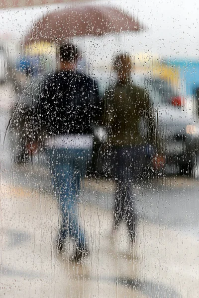 Gente Caminando Con Paraguas Escena Del Día Lluvioso Nazare Portugal — Foto de Stock