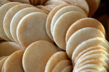 Louvre Abu Dabi 'de. Stele, Mısır Firavunu Tutankamon adına. Mısır, Abydos yaklaşık MÖ 1327. Pembe granit. Birleşik Arap Emirlikleri.