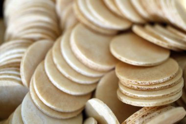 Louvre Abu Dabi 'de. Stele, Mısır Firavunu Tutankamon adına. Mısır, Abydos yaklaşık MÖ 1327. Pembe granit. Birleşik Arap Emirlikleri.