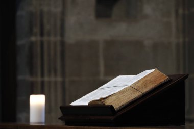 Aziz Pierre Katedrali. Eski Protestan İncili. Cenevre. İsviçre. Cenevre. İsviçre. 