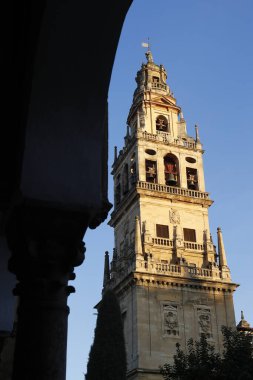 Cordoba Camii Katedrali. Çan kulesi. İspanya.