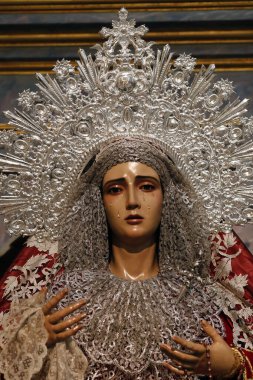  Santo Christo Kilisesi. Bakire Meryem heykeli. İspanya.
