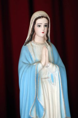 Vrgin Mary dua eden heykel. Katolik kilisesi. Katolik kilisesi. Tan Chau. Vietnam. 