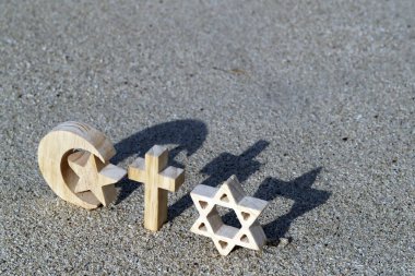 Hristiyanlık, İslam, Musevilik 3 tek tanrılı din. Yahudi Yıldızı, Yıldız ve Hilal, Catholc Haçı: Dinler arası veya dinler arası semboller.