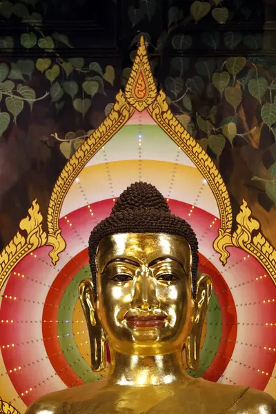 ワット ボトム寺院 ゴールデンブッダ像 プノンペン カンボジア — ストック写真