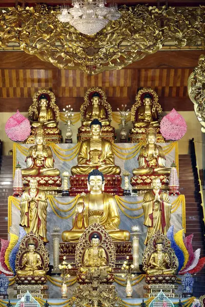 Temple Bouddhiste Vang Statues Bouddha Sur Autel Principal Uong Viêt — Photo