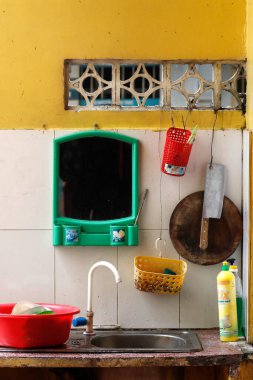 Vietnam tarzı bir ev mutfağı. Tan Chau. Vietnam. 