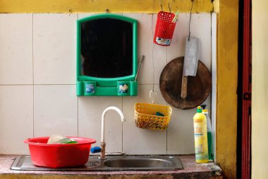 Vietnam tarzı bir ev mutfağı. Tan Chau. Vietnam. 