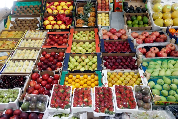 Fruktmarkedet Frisk Frukt Fargerikt Fremvist Abu Dhabi Forente Arabiske Emirater – stockfoto