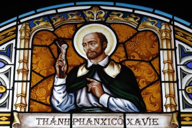 Bu Nghe Kilisesi. Lekeli cam. Aziz Francis Xavier, İsa Cemiyeti 'nin kurucularından olan Katolik bir misyonerdi. Ho Chi Minh Şehri. Vietnam.