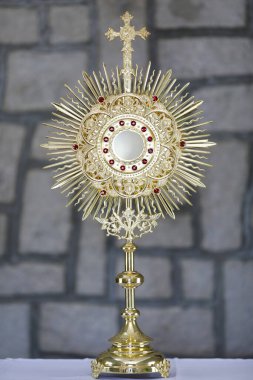 Bai Dau Kilisesi. Kutsal Ayin. Ayin merasimi. Vung Tau. Vietnam.