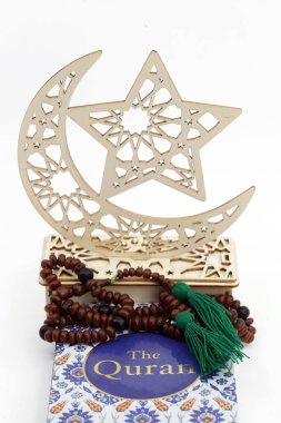 Kuran-ı Kerim, tespih, Hilal ve Yıldız, İslami inancın sembolleri. Müslüman sembolleri. 