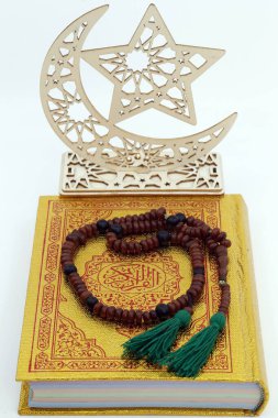 Kuran-ı Kerim, tespih, Hilal ve Yıldız, İslami inancın sembolleri. Müslüman sembolleri. 